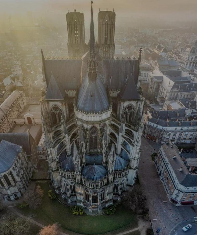 La Place Des Sacres, Proche Gare Et Centre Реймс Экстерьер фото